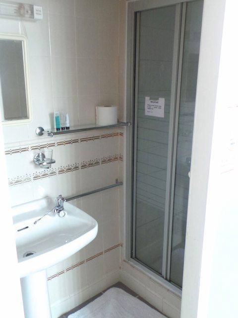 Budget Rooms Crosskeys Newport  Bagian luar foto